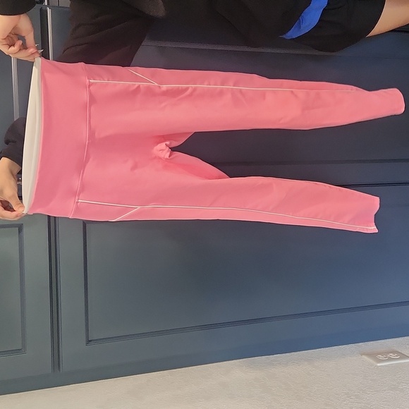 WILO Melbourne-Australia, Small, Bright pink, TWO Peice Set. - Picture 4 of 5